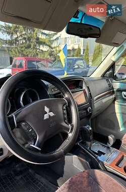 Внедорожник / Кроссовер Mitsubishi Pajero Wagon 2007 в 