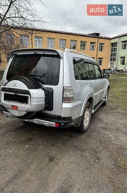 Внедорожник / Кроссовер Mitsubishi Pajero Wagon 2007 в 