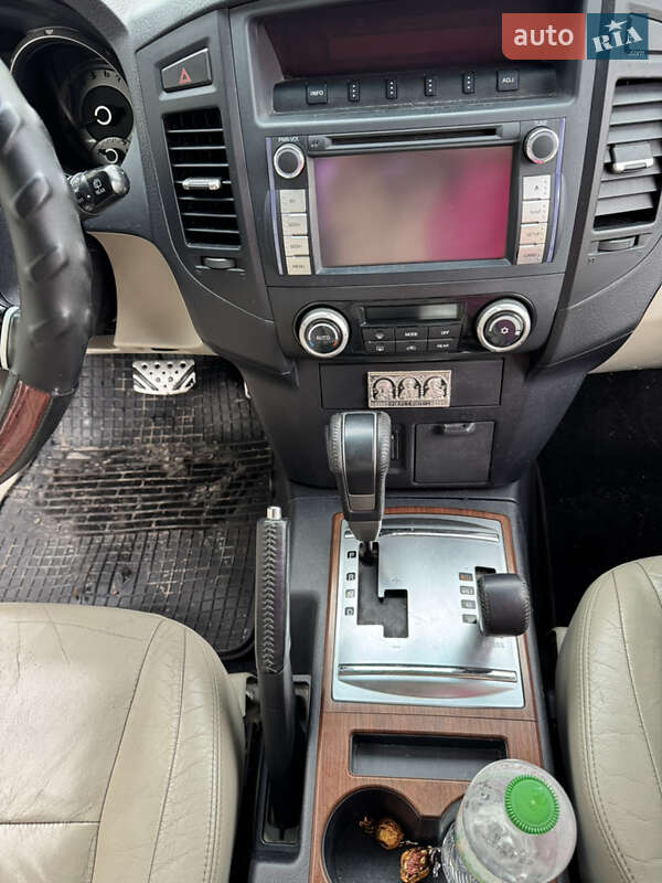 Внедорожник / Кроссовер Mitsubishi Pajero Wagon 2007 в Новой Басане
