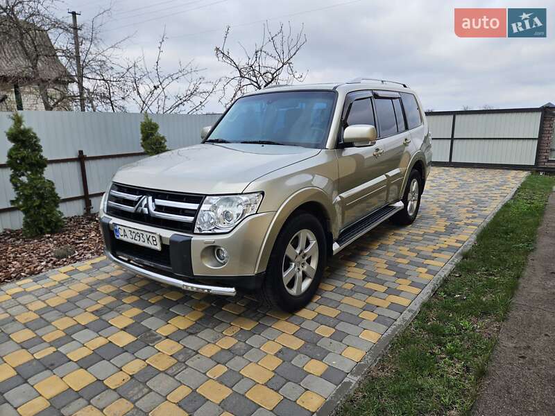 Mitsubishi Pajero Wagon 2009