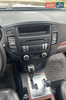 Внедорожник / Кроссовер Mitsubishi Pajero Wagon 2007 в 