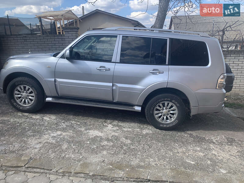 Внедорожник / Кроссовер Mitsubishi Pajero Wagon 2013 в Виннице