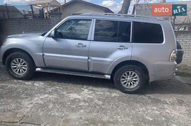 Внедорожник / Кроссовер Mitsubishi Pajero Wagon 2013 в 