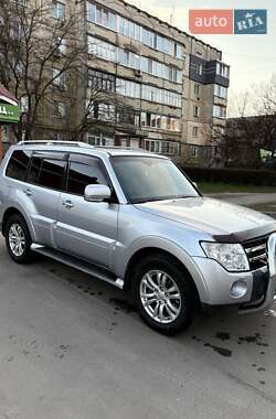 Позашляховик / Кросовер Mitsubishi Pajero Wagon 2008 в 