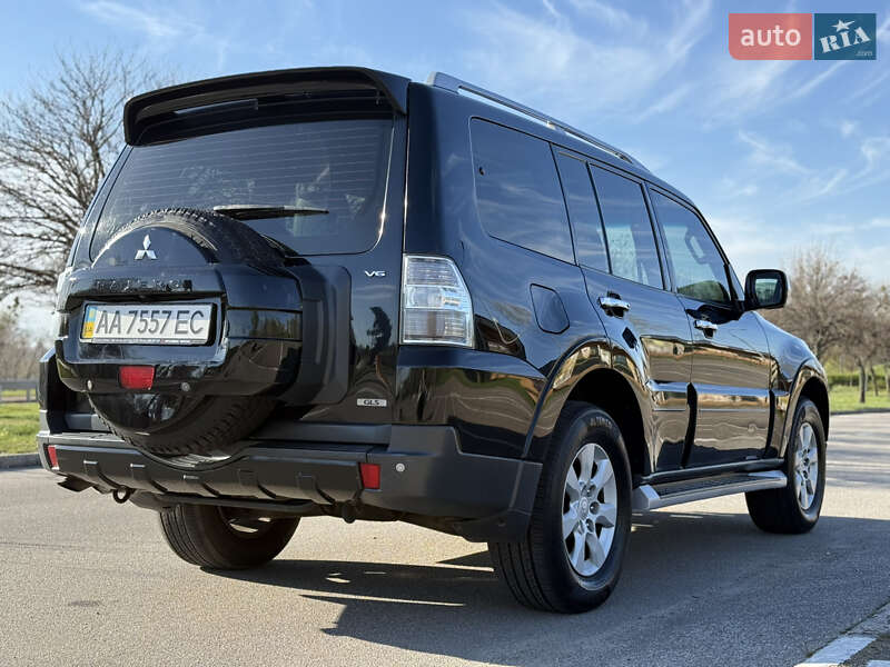 Внедорожник / Кроссовер Mitsubishi Pajero Wagon 2009 в Киеве