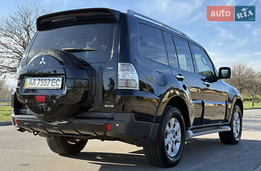 Внедорожник / Кроссовер Mitsubishi Pajero Wagon 2009 в 