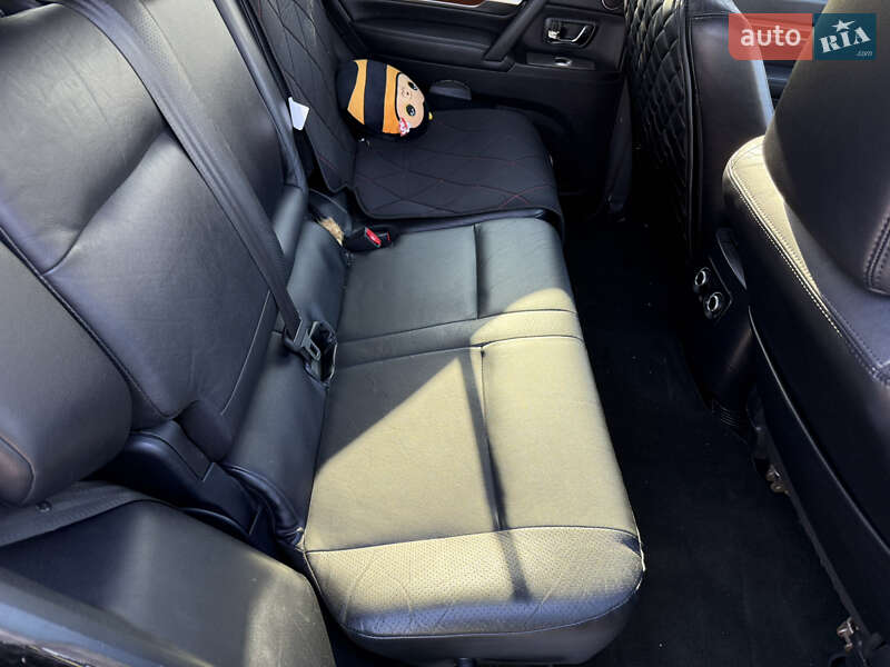 Внедорожник / Кроссовер Mitsubishi Pajero Wagon 2009 в Киеве