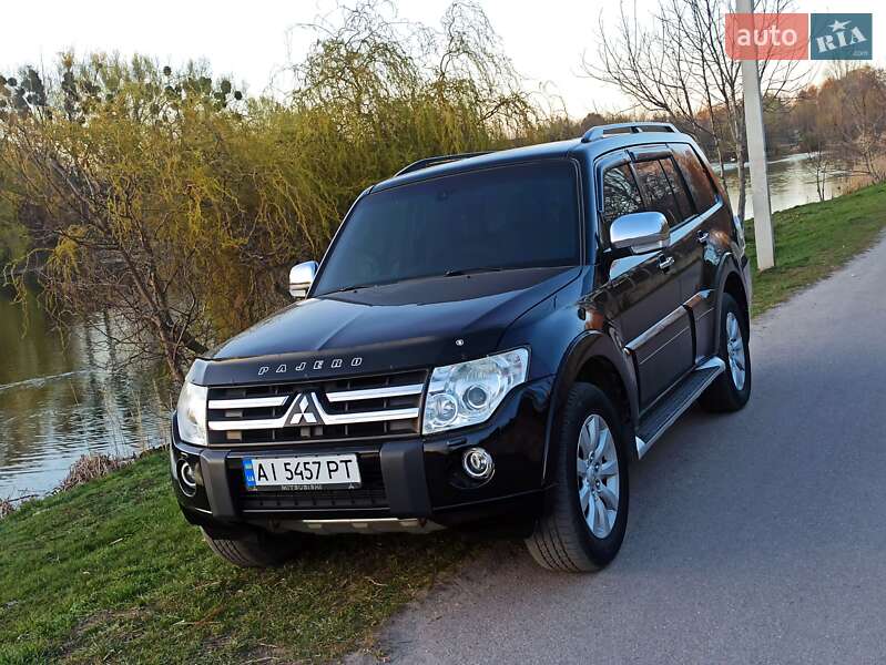 Позашляховик / Кросовер Mitsubishi Pajero Wagon 2010 в 