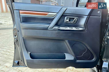 Внедорожник / Кроссовер Mitsubishi Pajero Wagon 2008 в 