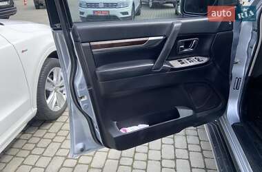 Внедорожник / Кроссовер Mitsubishi Pajero Wagon 2009 в 
