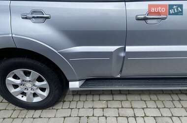 Внедорожник / Кроссовер Mitsubishi Pajero Wagon 2009 в 
