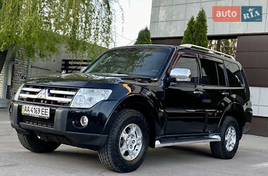 Внедорожник / Кроссовер Mitsubishi Pajero Wagon 2007 в 