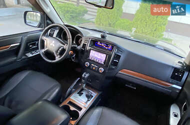 Внедорожник / Кроссовер Mitsubishi Pajero Wagon 2007 в 