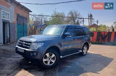 Внедорожник / Кроссовер Mitsubishi Pajero Wagon 2010 в 