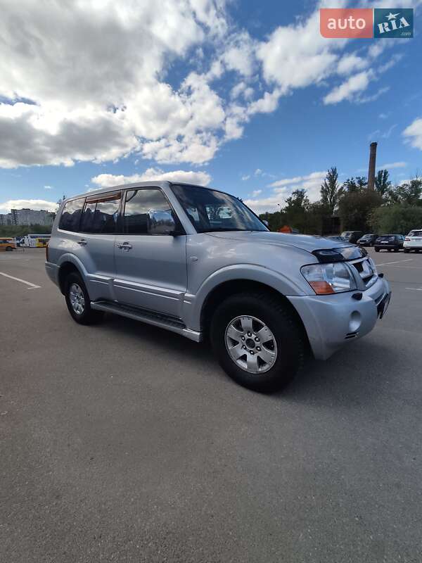 Mitsubishi Pajero Wagon 2004