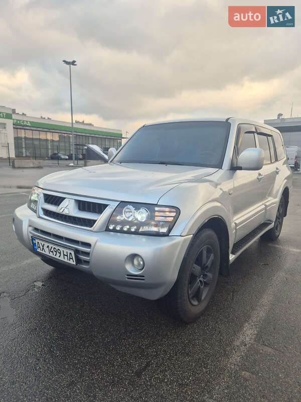 Позашляховик / Кросовер Mitsubishi Pajero Wagon 2006 в Києві