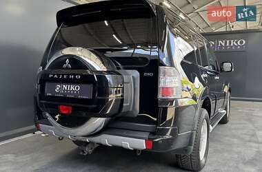 Внедорожник / Кроссовер Mitsubishi Pajero Wagon 2012 в 