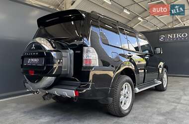 Внедорожник / Кроссовер Mitsubishi Pajero Wagon 2012 в 