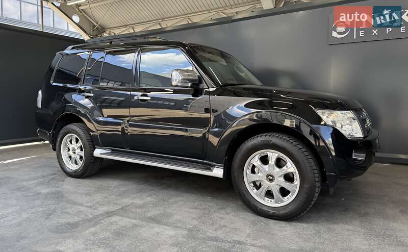 Внедорожник / Кроссовер Mitsubishi Pajero Wagon 2012 в Киеве