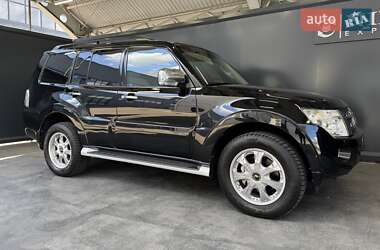Внедорожник / Кроссовер Mitsubishi Pajero Wagon 2012 в 