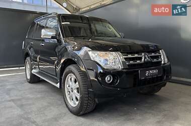 Внедорожник / Кроссовер Mitsubishi Pajero Wagon 2012 в 