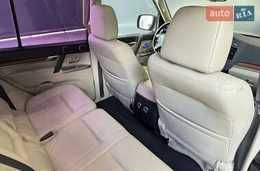 Внедорожник / Кроссовер Mitsubishi Pajero Wagon 2012 в 