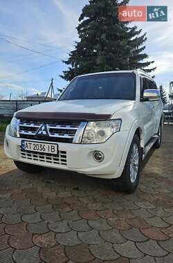 Внедорожник / Кроссовер Mitsubishi Pajero Wagon 2013 в Перегинском