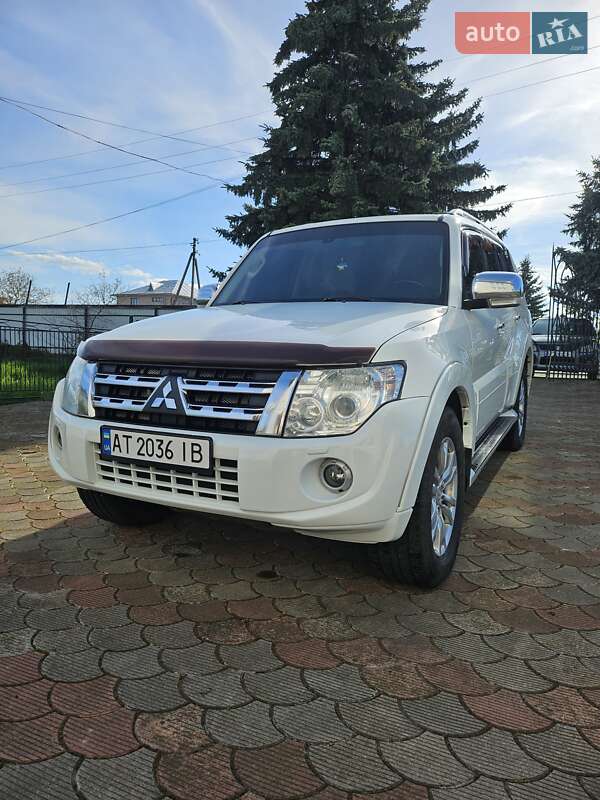 Mitsubishi Pajero Wagon 2013