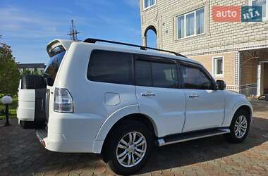 Внедорожник / Кроссовер Mitsubishi Pajero Wagon 2013 в 