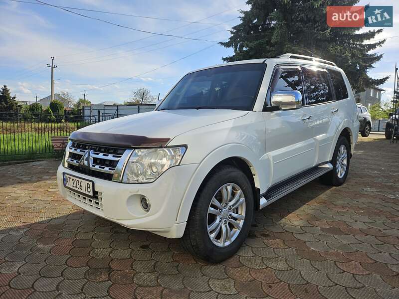 Позашляховик / Кросовер Mitsubishi Pajero Wagon 2013 в Перегінське