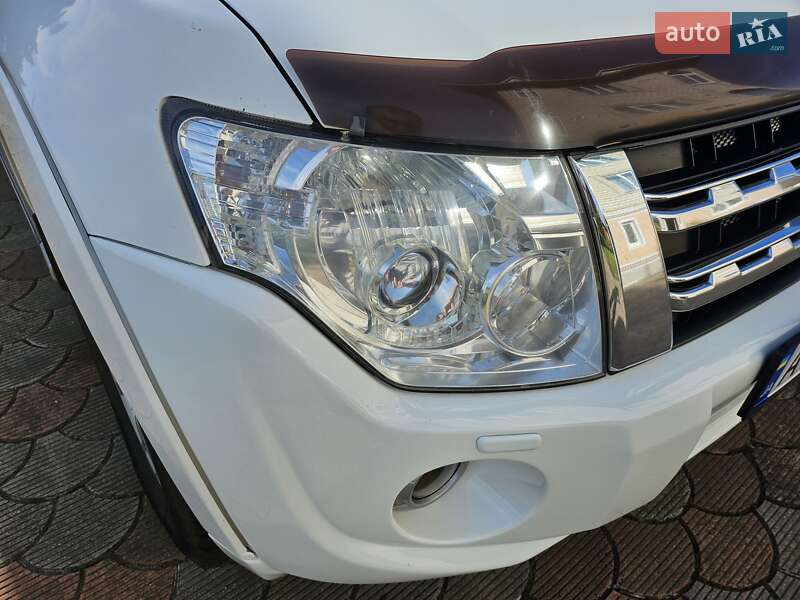 Позашляховик / Кросовер Mitsubishi Pajero Wagon 2013 в Перегінське