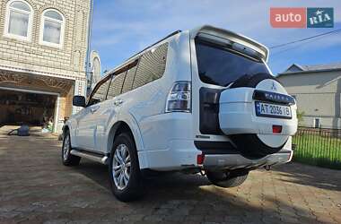 Внедорожник / Кроссовер Mitsubishi Pajero Wagon 2013 в 