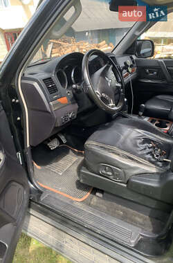 Внедорожник / Кроссовер Mitsubishi Pajero Wagon 2007 в 