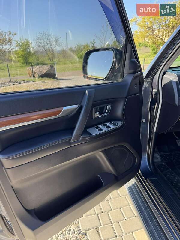 Внедорожник / Кроссовер Mitsubishi Pajero Wagon 2008 в Южном