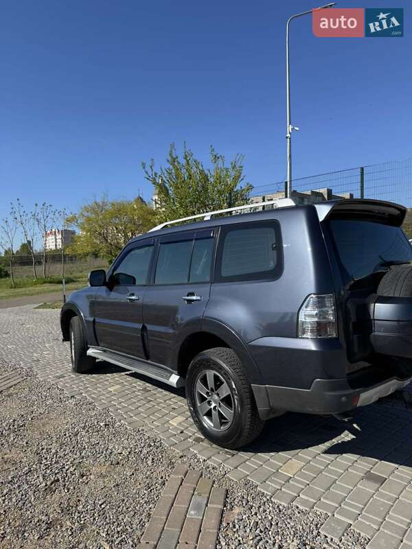 Внедорожник / Кроссовер Mitsubishi Pajero Wagon 2008 в 