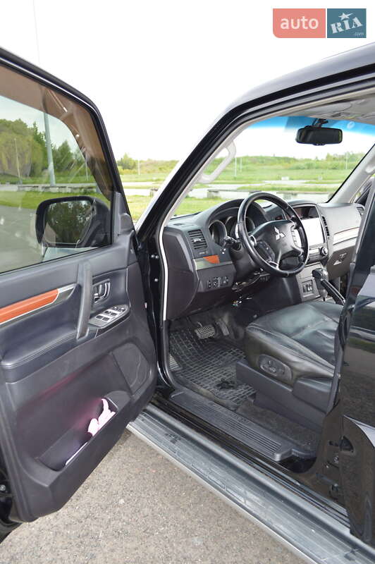 Внедорожник / Кроссовер Mitsubishi Pajero Wagon 2008 в Львове фото 12 Внедорожник / Кроссовер Mitsubishi Pajero Wagon 2008 в Львове
