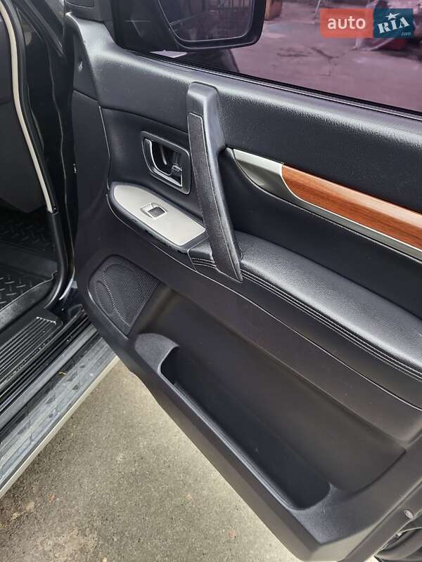 Позашляховик / Кросовер Mitsubishi Pajero Wagon 2008 в Києві