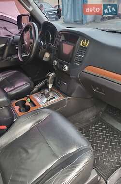 Внедорожник / Кроссовер Mitsubishi Pajero Wagon 2008 в 