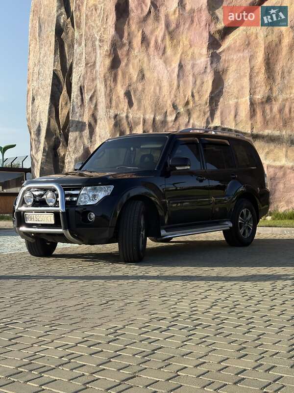Внедорожник / Кроссовер Mitsubishi Pajero Wagon 2008 в 