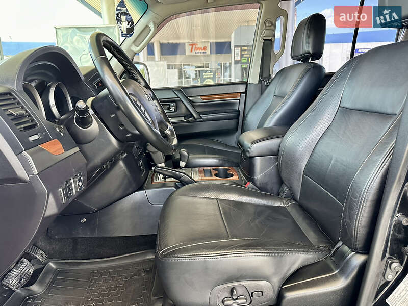 Внедорожник / Кроссовер Mitsubishi Pajero Wagon 2007 в Днепре