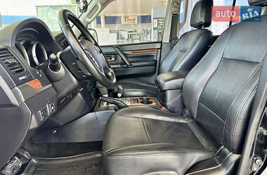 Внедорожник / Кроссовер Mitsubishi Pajero Wagon 2007 в 