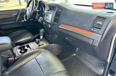 Внедорожник / Кроссовер Mitsubishi Pajero Wagon 2007 в 