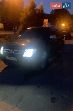 Внедорожник / Кроссовер Mitsubishi Pajero Wagon 2007 в 