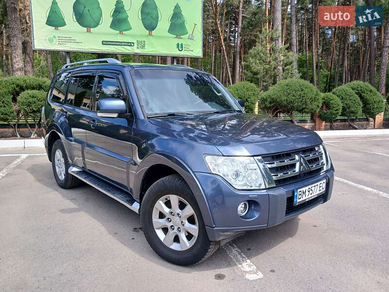 Внедорожник / Кроссовер Mitsubishi Pajero Wagon 2010 в 