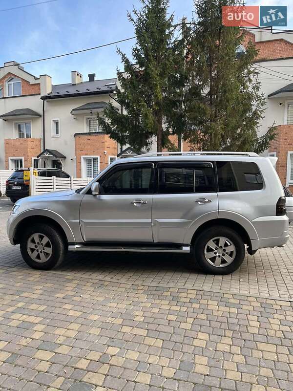 Позашляховик / Кросовер Mitsubishi Pajero Wagon 2008 в 