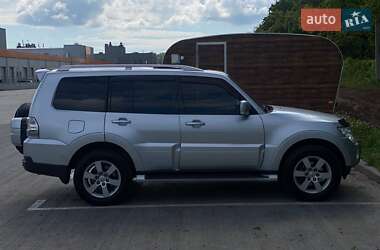 Позашляховик / Кросовер Mitsubishi Pajero Wagon 2008 в 