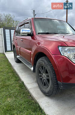 Внедорожник / Кроссовер Mitsubishi Pajero Wagon 2007 в 