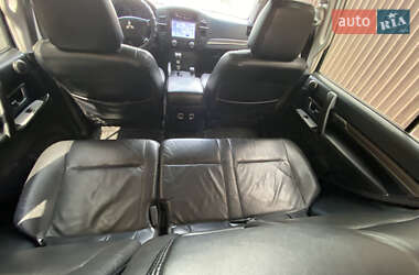 Внедорожник / Кроссовер Mitsubishi Pajero Wagon 2007 в 