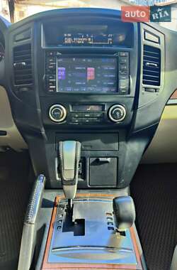 Внедорожник / Кроссовер Mitsubishi Pajero Wagon 2007 в 
