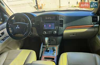 Внедорожник / Кроссовер Mitsubishi Pajero Wagon 2007 в 